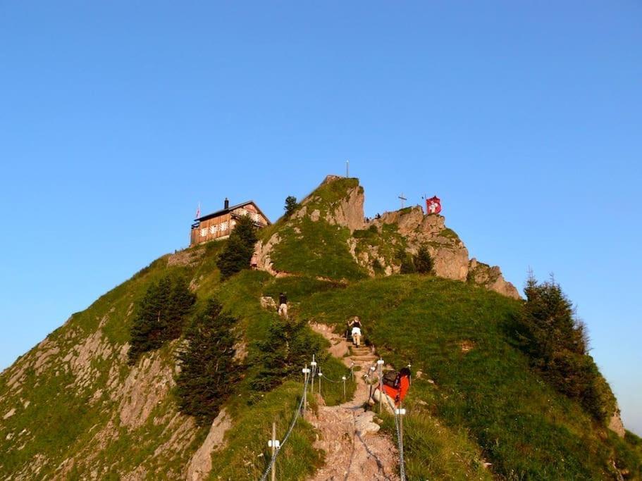 Brunni-lodge Am Grossen Mythen Apartment *